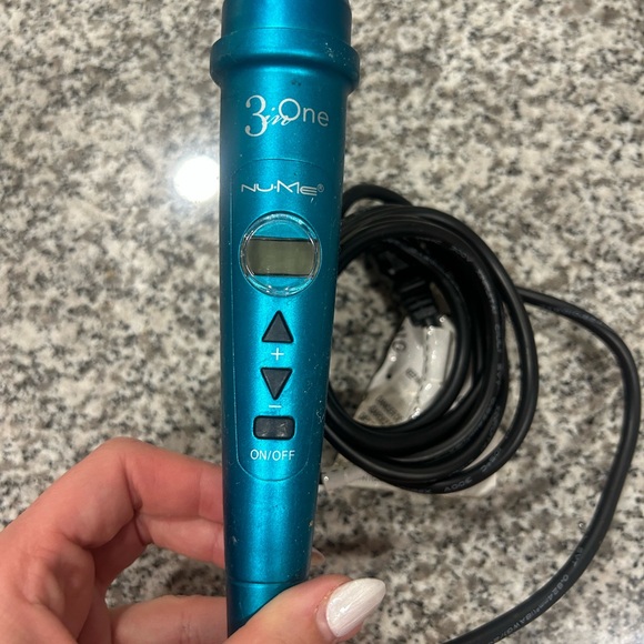 Teal Hair Styling Wand